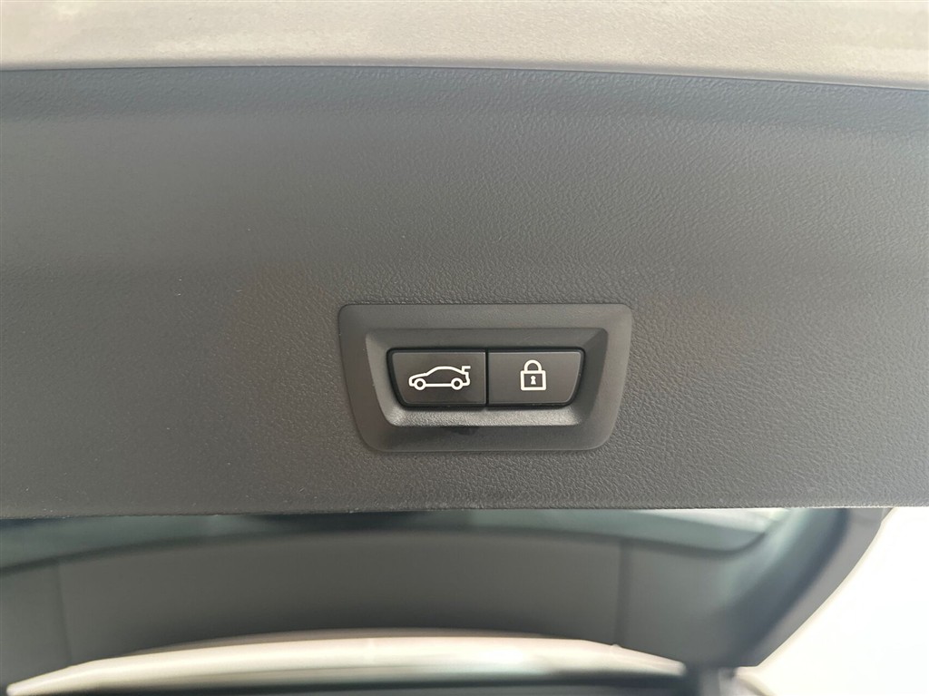 BMW iX3 Charged billede 21