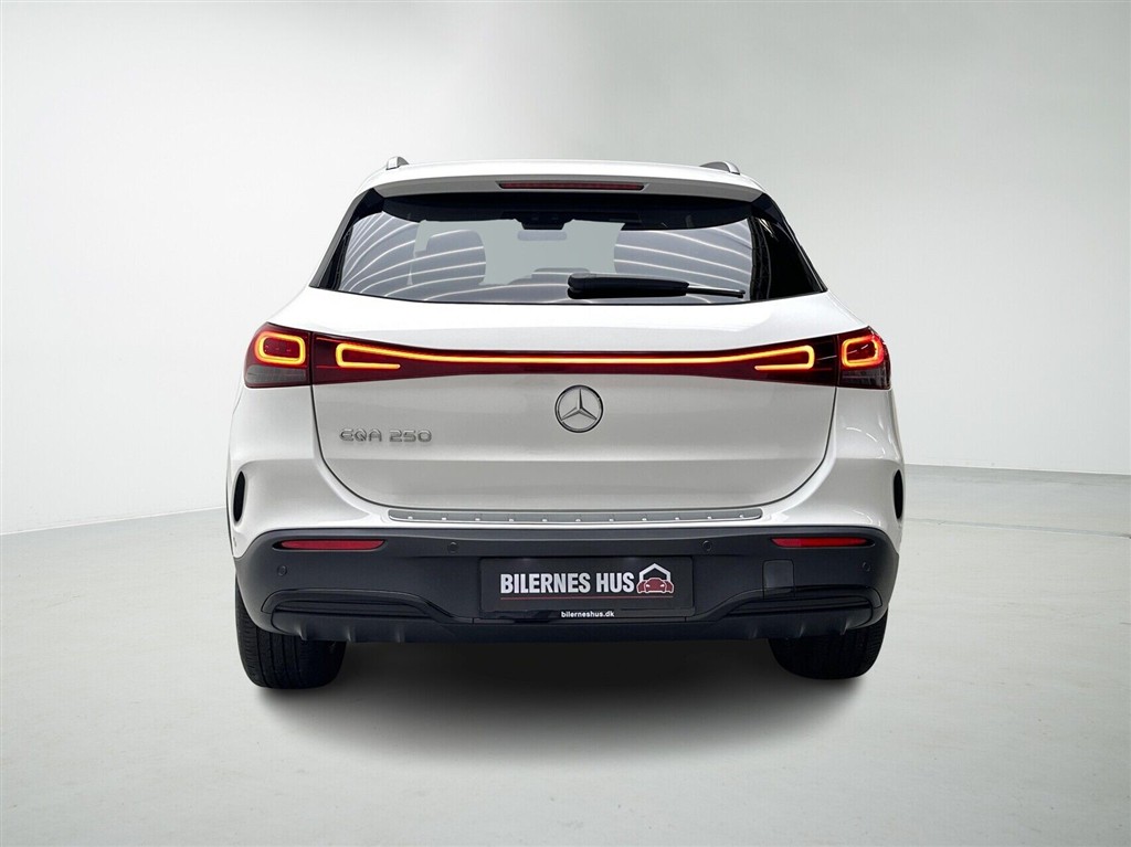 Mercedes-Benz EQA 250 AMG Line billede 8