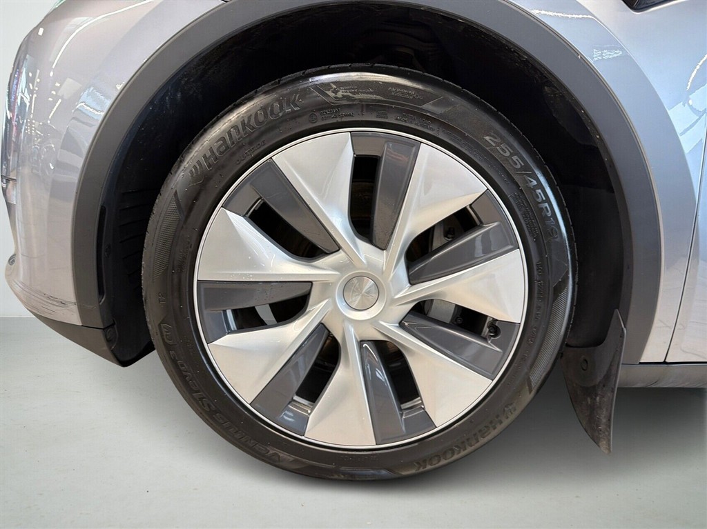 Tesla Model Y Long Range billede 8