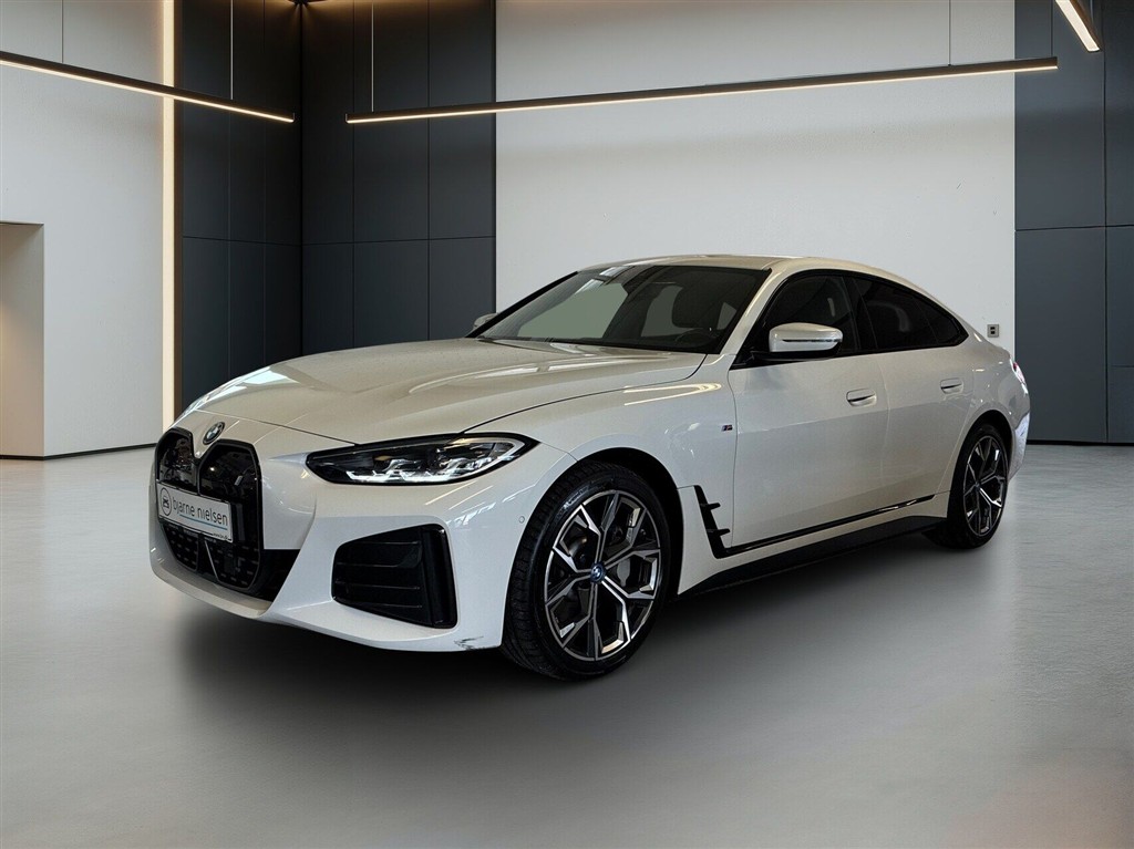 BMW i4 Charged M-Sport