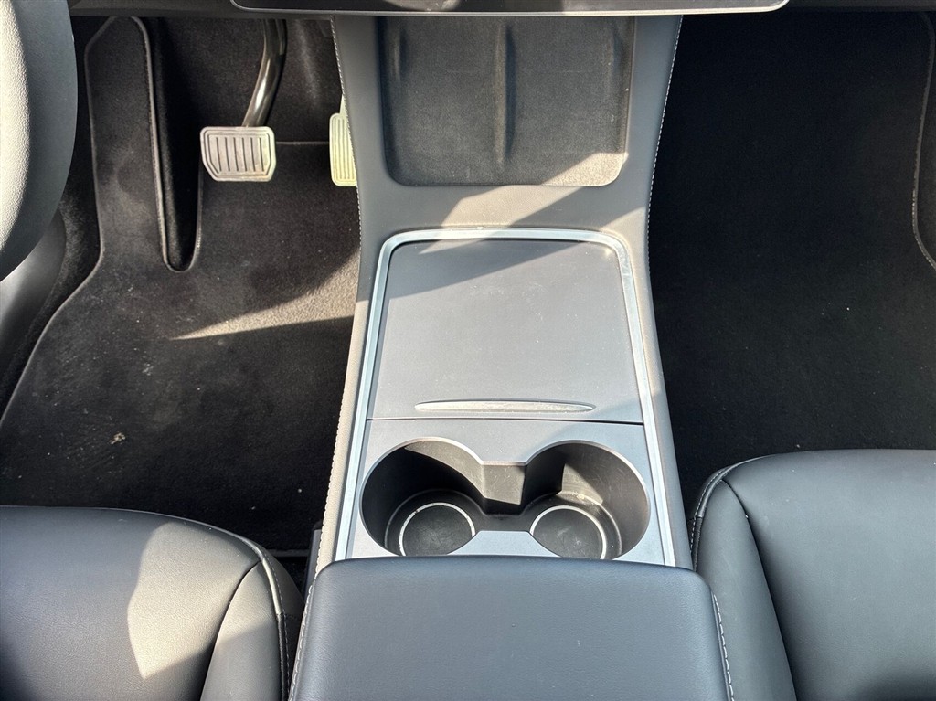 Tesla Model Y Long Range billede 15
