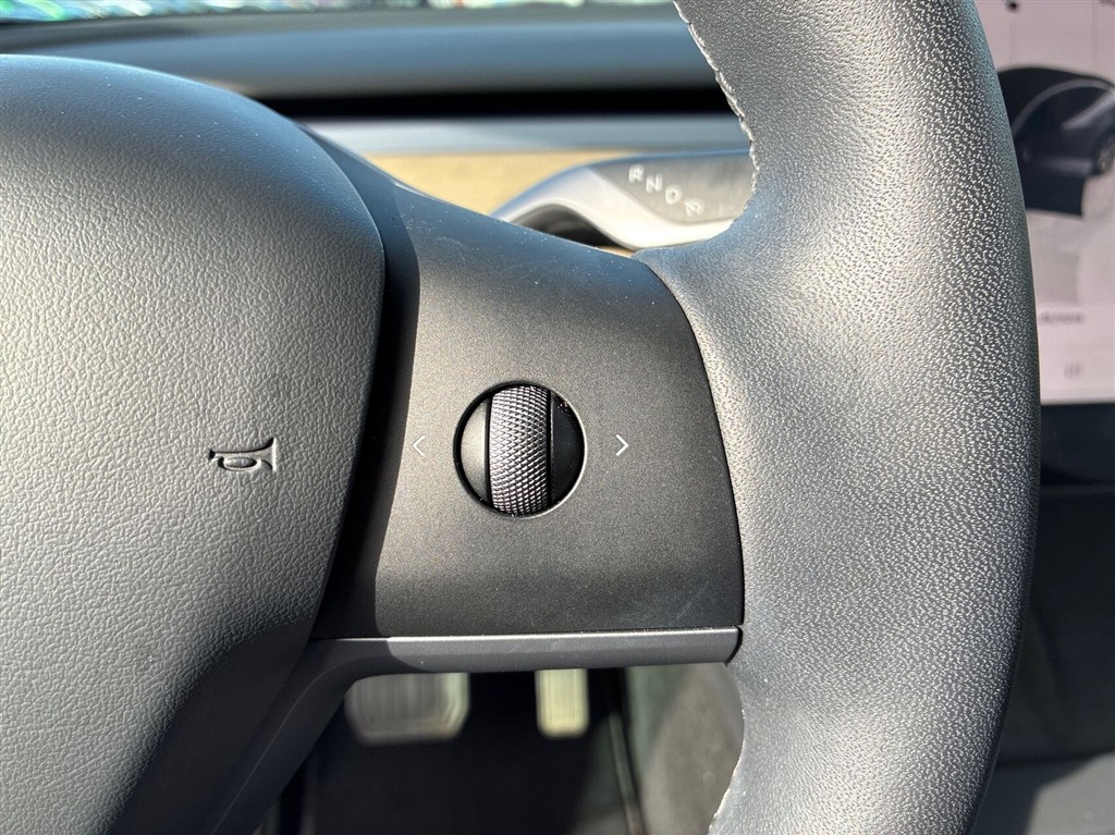Tesla Model Y Long Range billede 18
