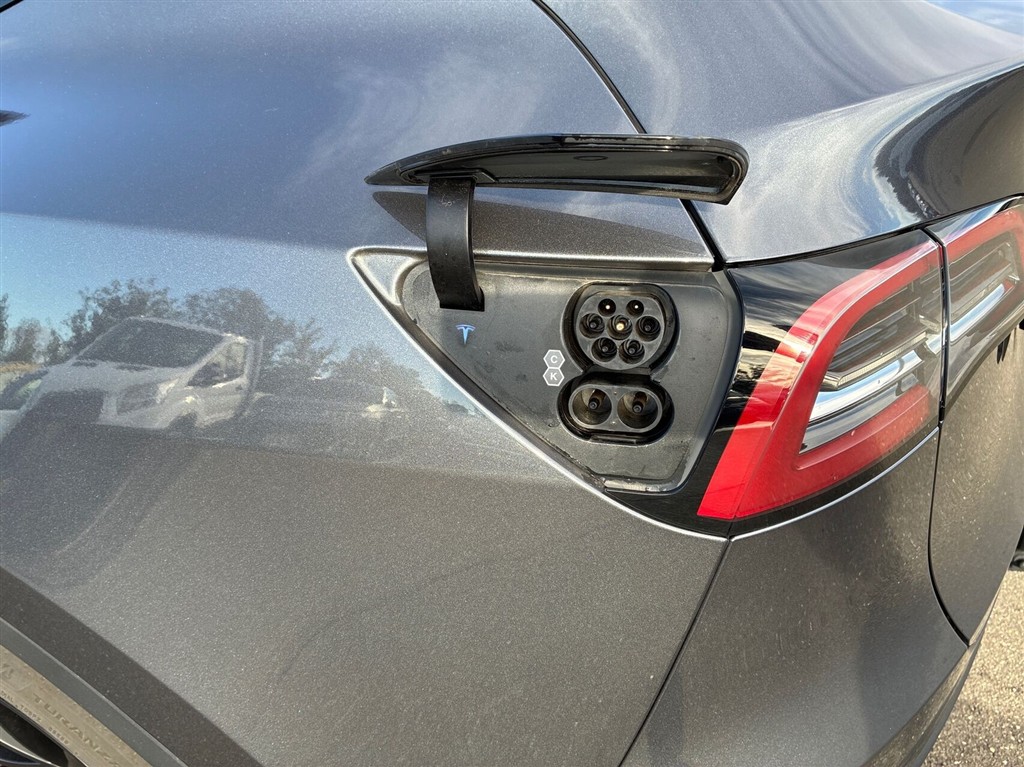 Tesla Model Y Long Range billede 23