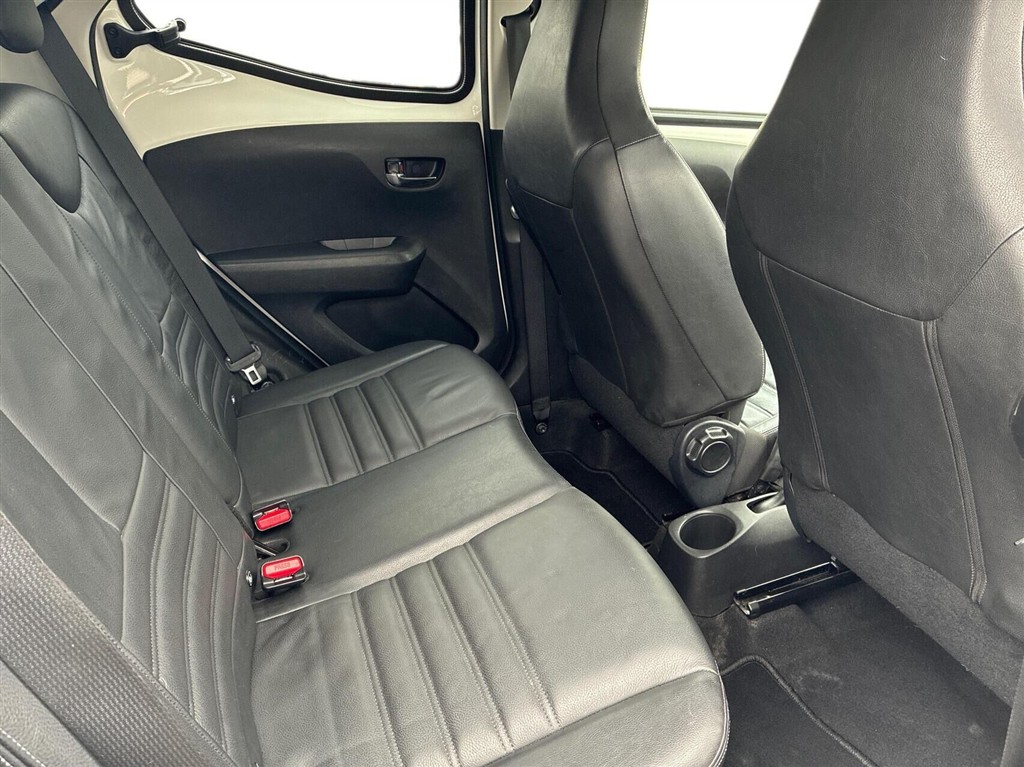 Toyota Aygo X-Cellence + Connect billede 12