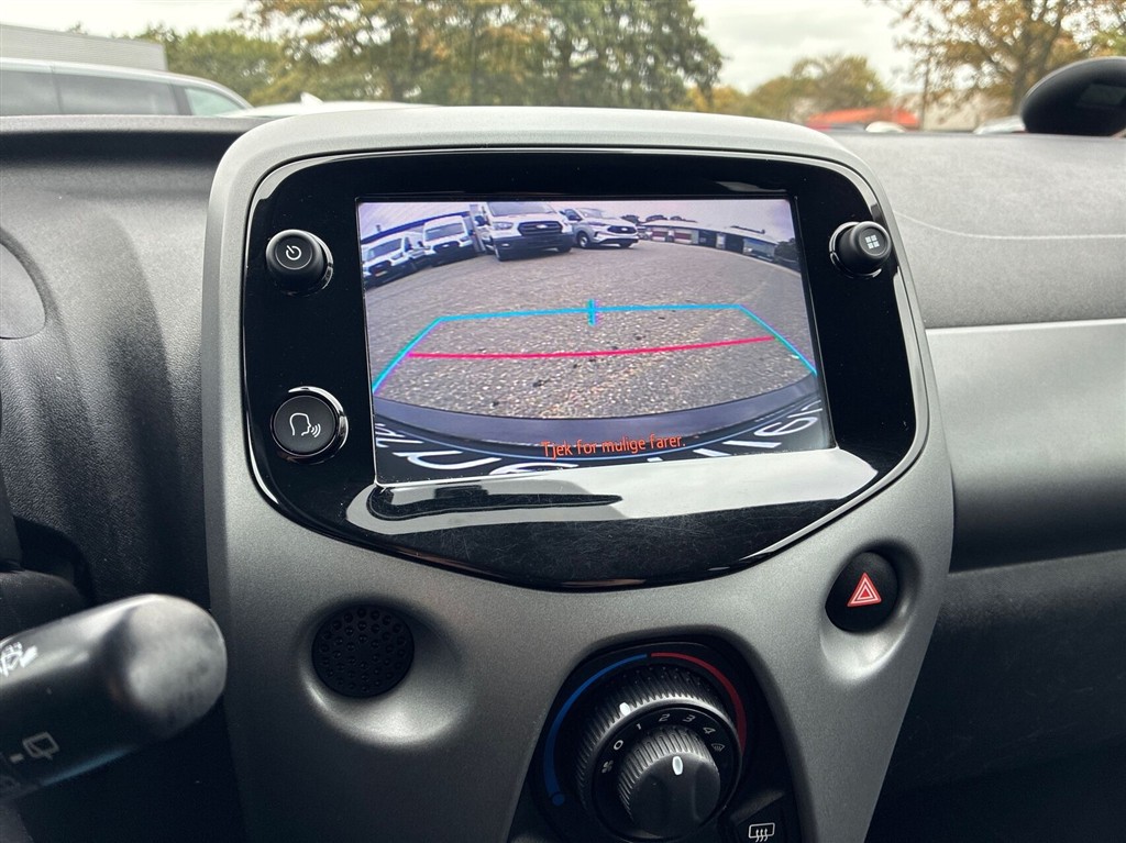 Toyota Aygo X-Cellence + Connect billede 18