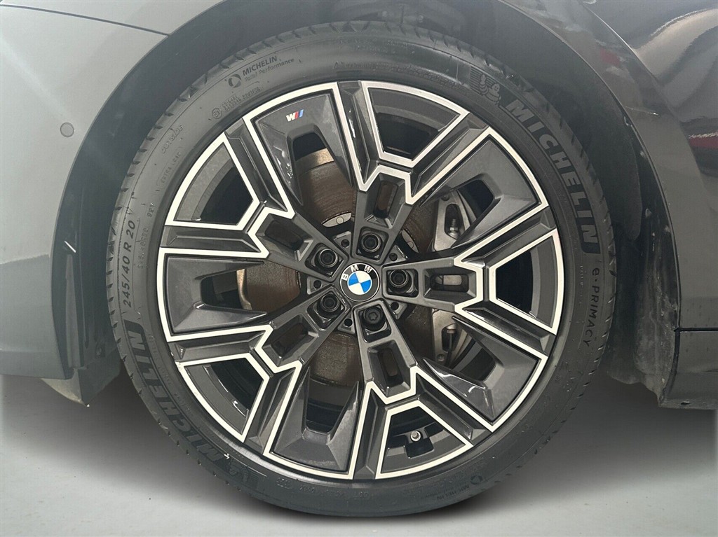 BMW i5 Fully Charged billede 9