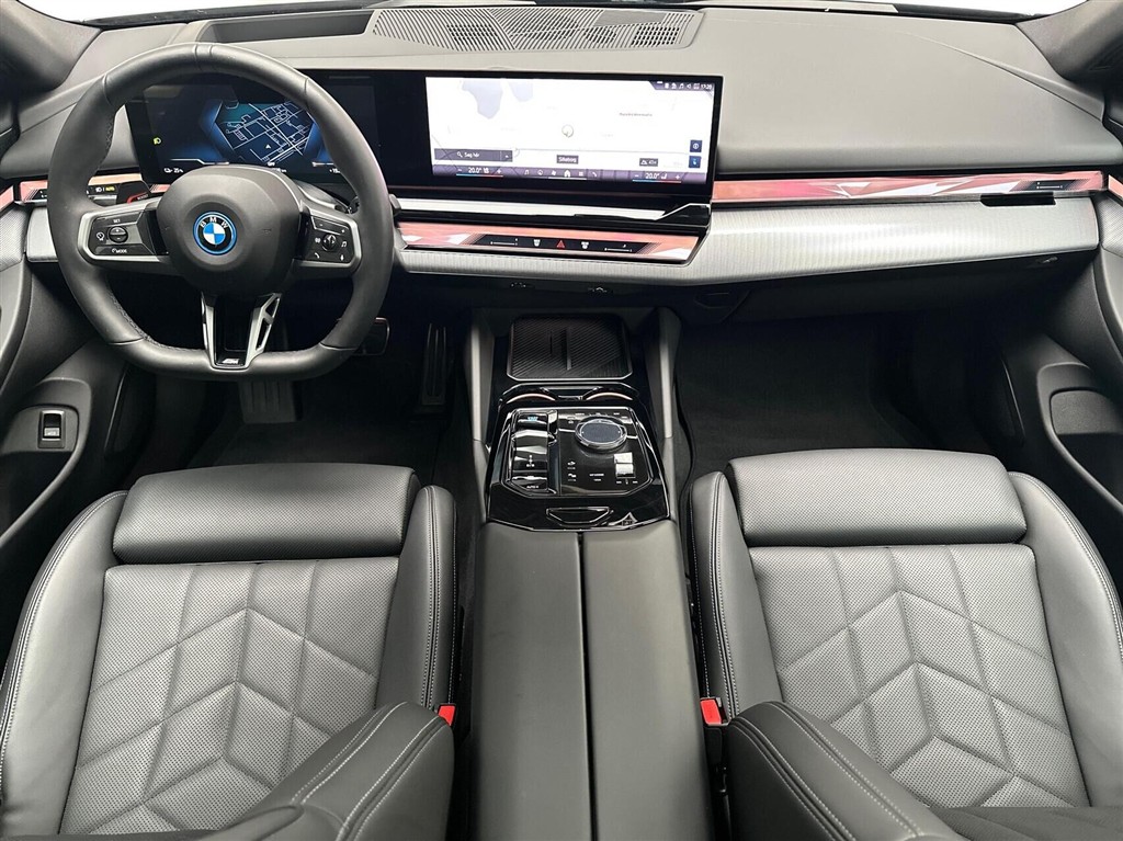 BMW i5 Fully Charged billede 5