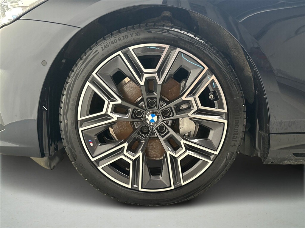 BMW i5 Fully Charged billede 9