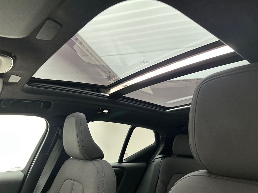 Volvo EX40 Black Edition billede 21