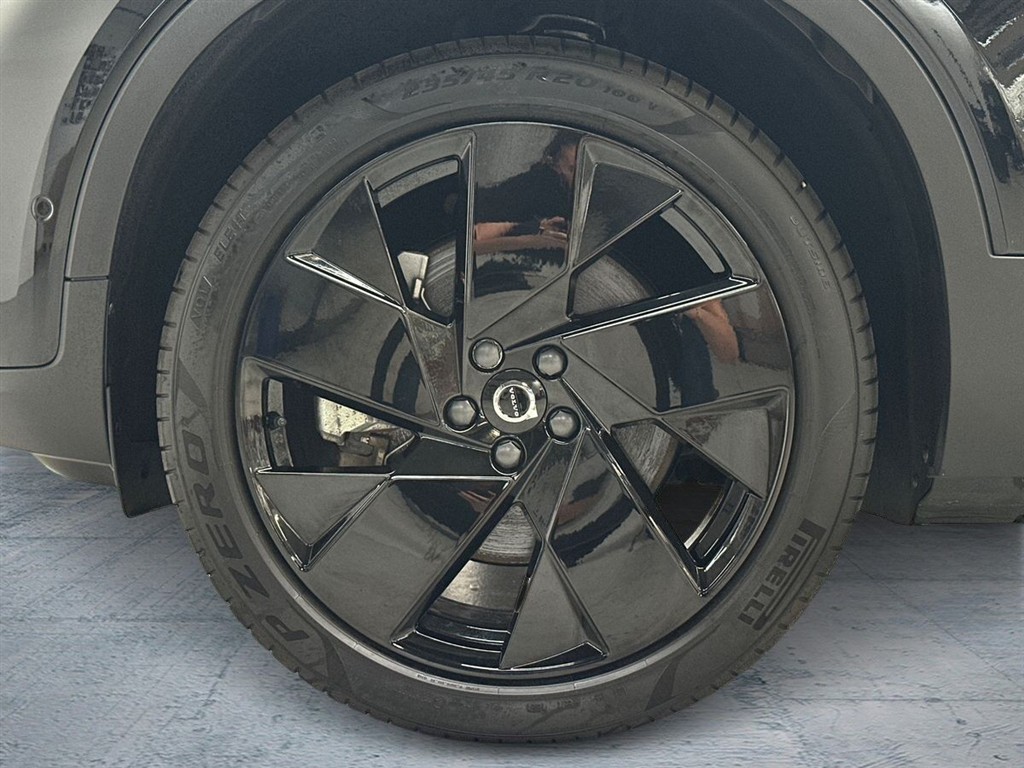 Volvo EX40 Black Edition billede 10