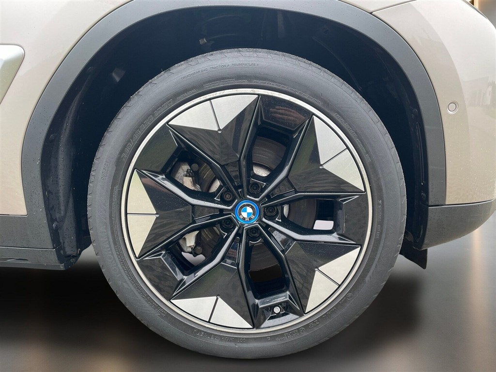 BMW iX3 Charged Plus billede 6