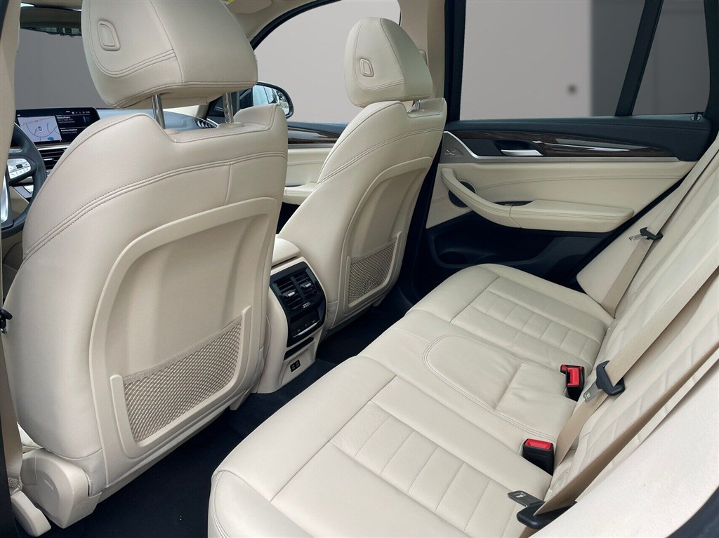 BMW iX3 Charged Plus billede 11