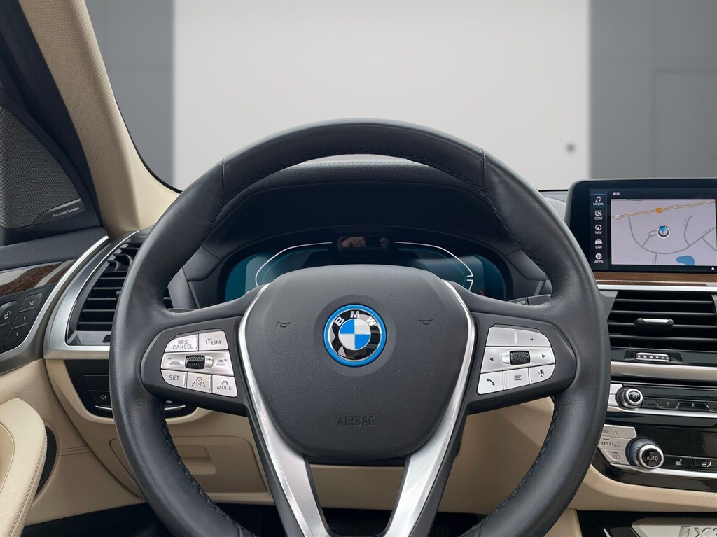 BMW iX3 Charged Plus billede 13