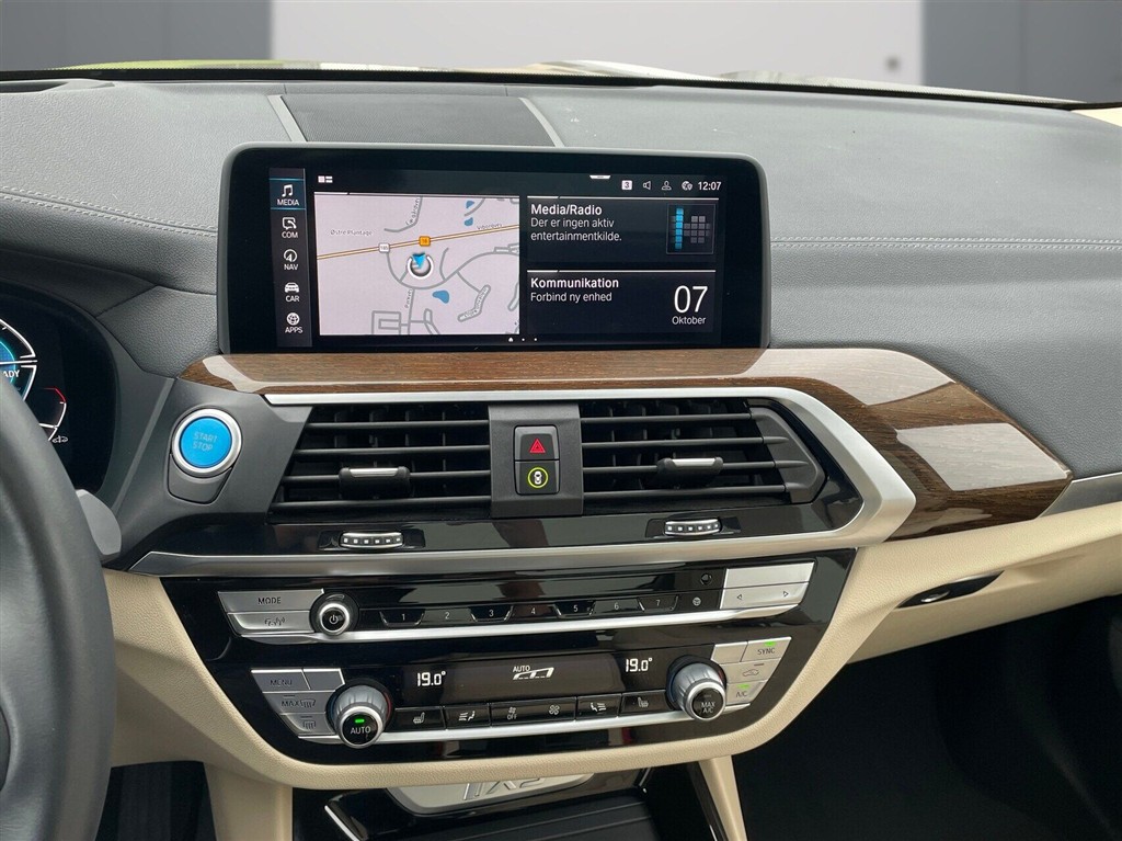 BMW iX3 Charged Plus billede 15