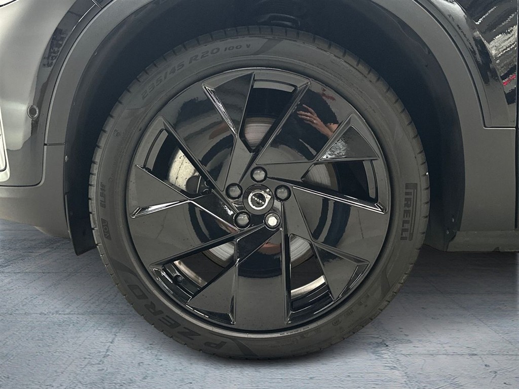 Volvo EX40 Black Edition billede 10