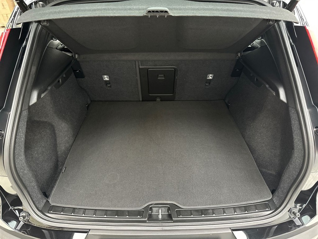 Volvo EX40 Black Edition billede 14