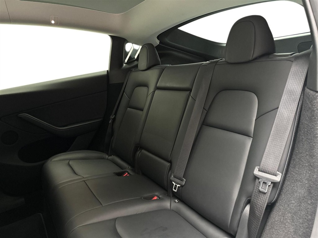 Tesla Model Y Long Range billede 13