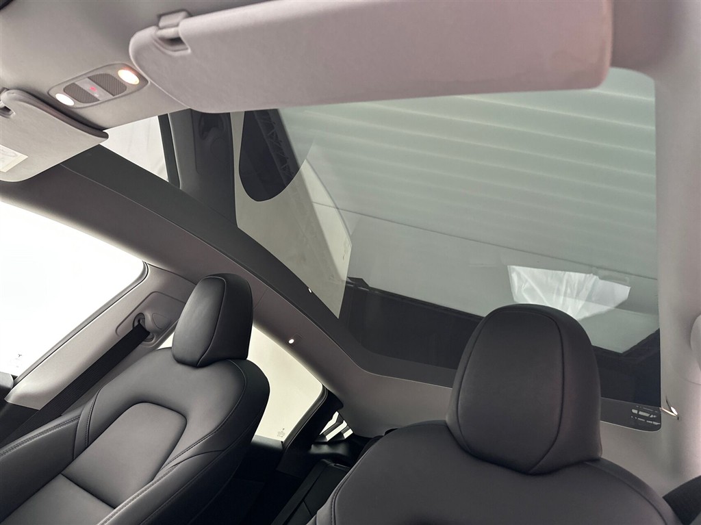 Tesla Model Y Long Range billede 19