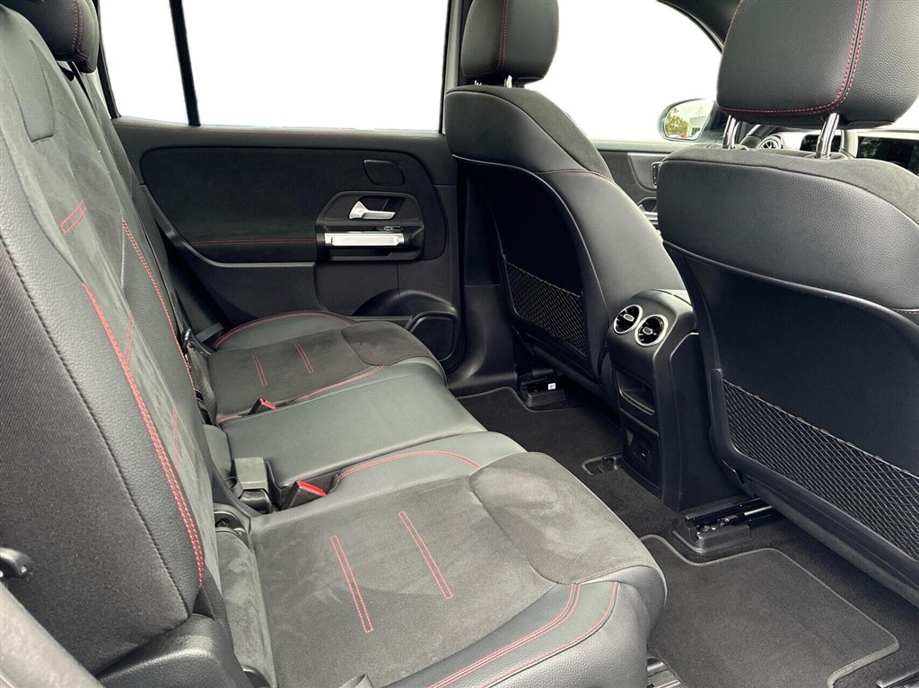 Mercedes-Benz EQB 300 AMG Line billede 12