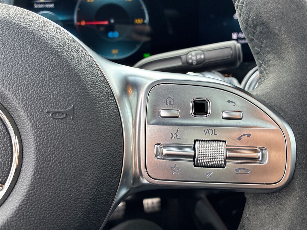 Mercedes-Benz EQB 300 AMG Line billede 18