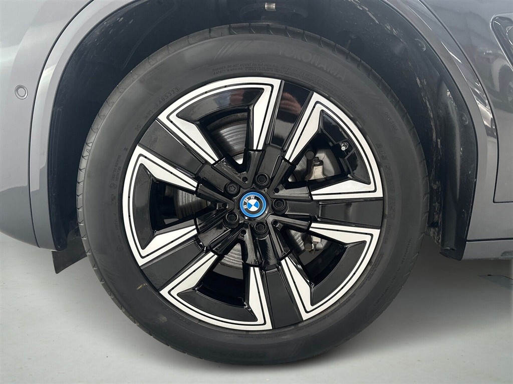 BMW iX3 M-Sport Charged generic.image 9
