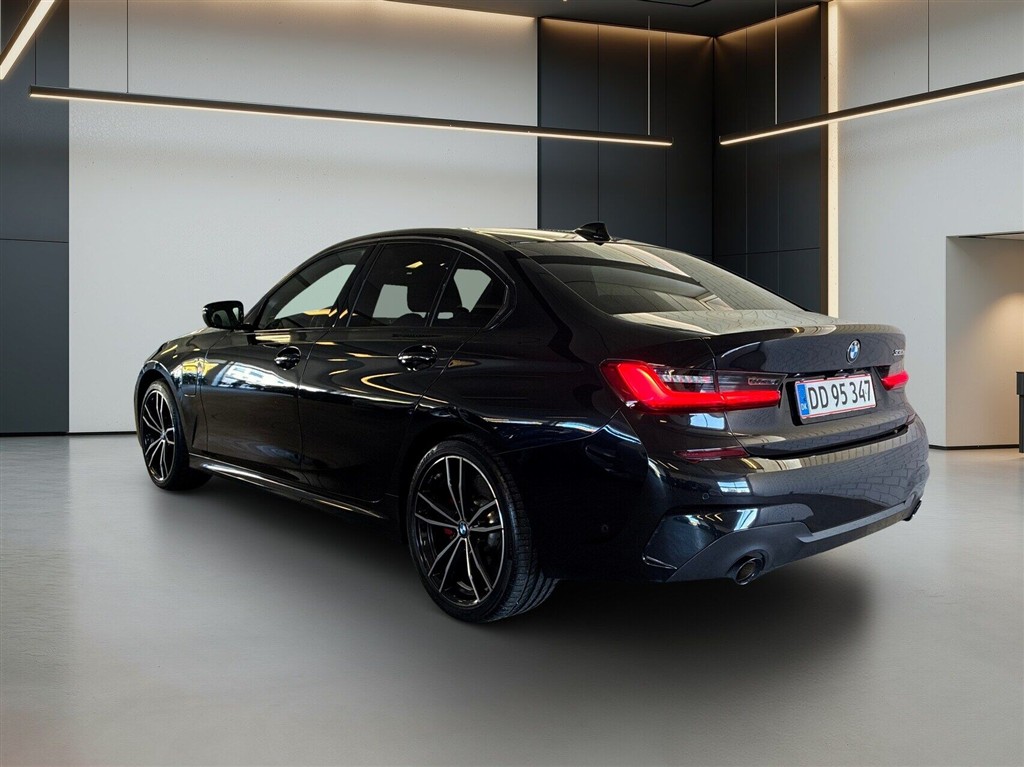 BMW 330e M-Sport billede 2