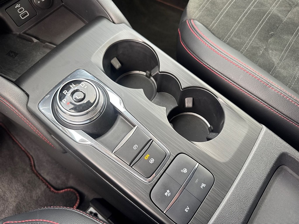 Ford Kuga ST-Line X billede 15