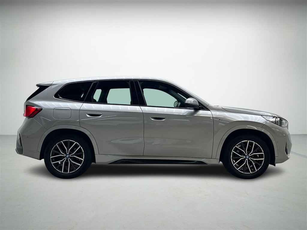 BMW iX1 M-Sport billede 6