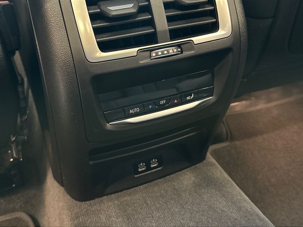 BMW iX3 M-Sport Charged billede 24
