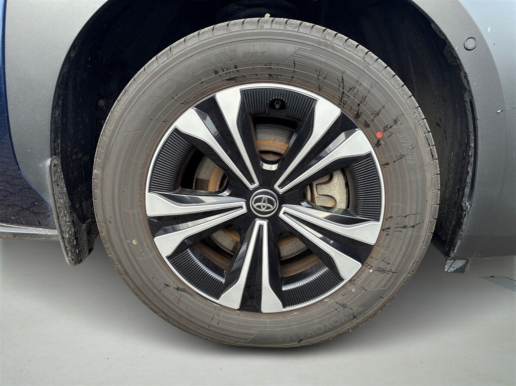 Toyota bZ4X Executive billede 8