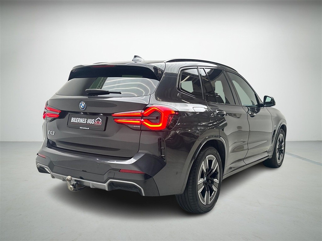 BMW iX3 Charged billede 2