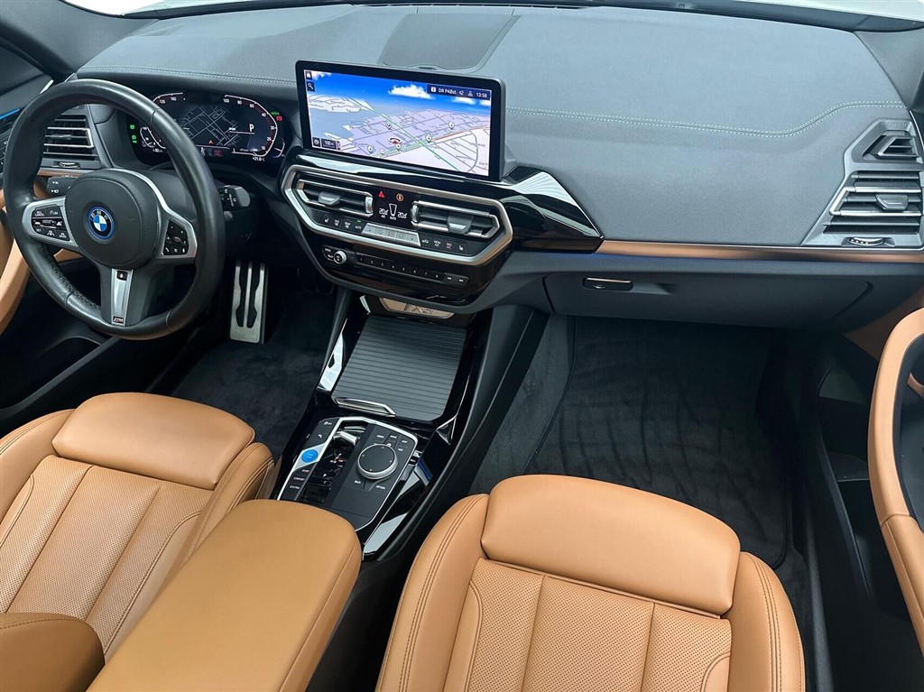 BMW iX3 Charged billede 11