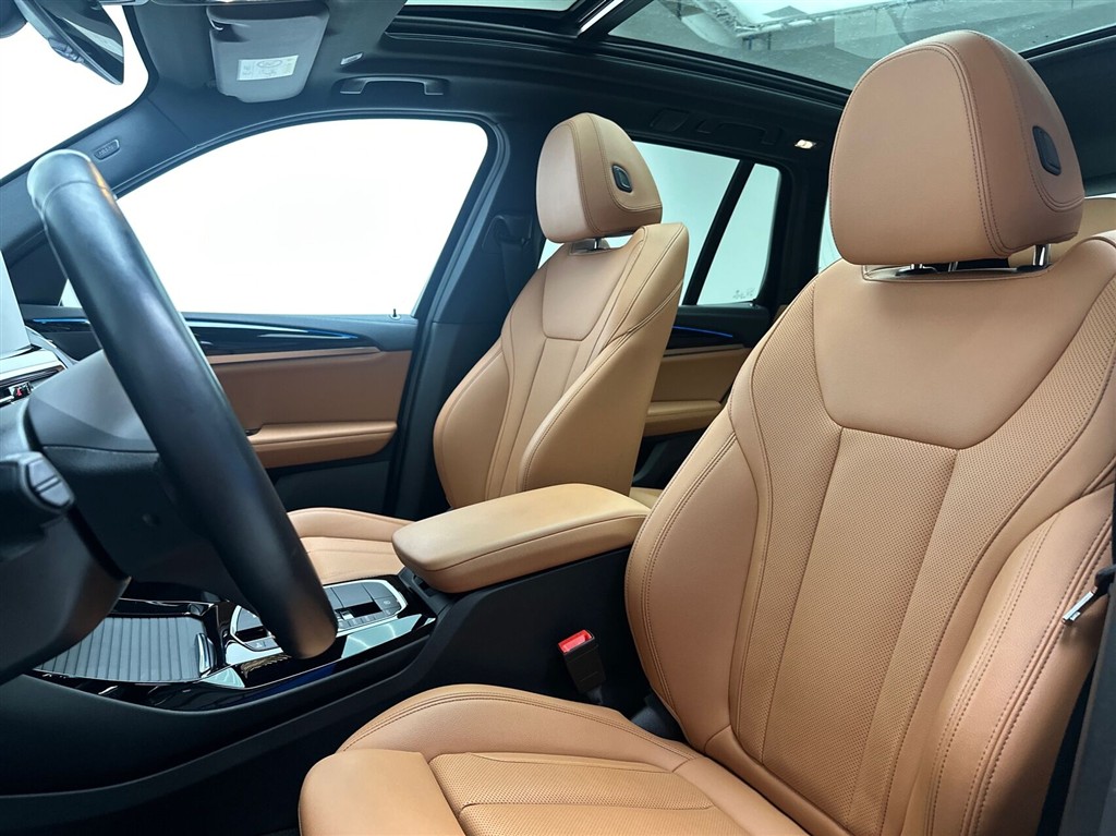 BMW iX3 Charged billede 19