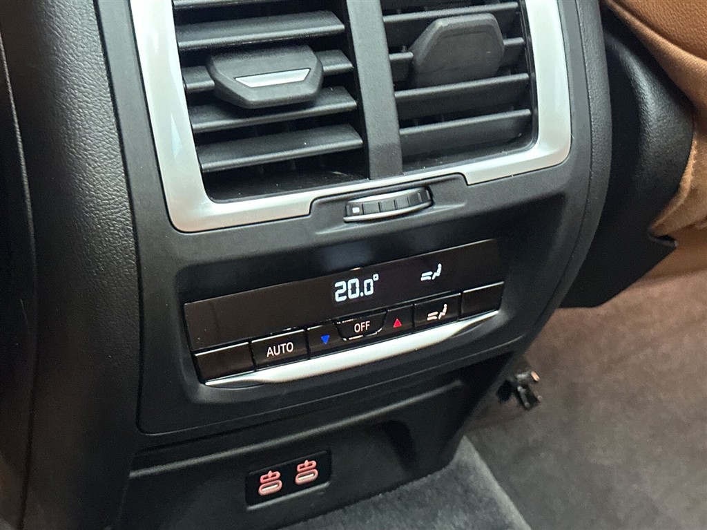 BMW iX3 Charged billede 25