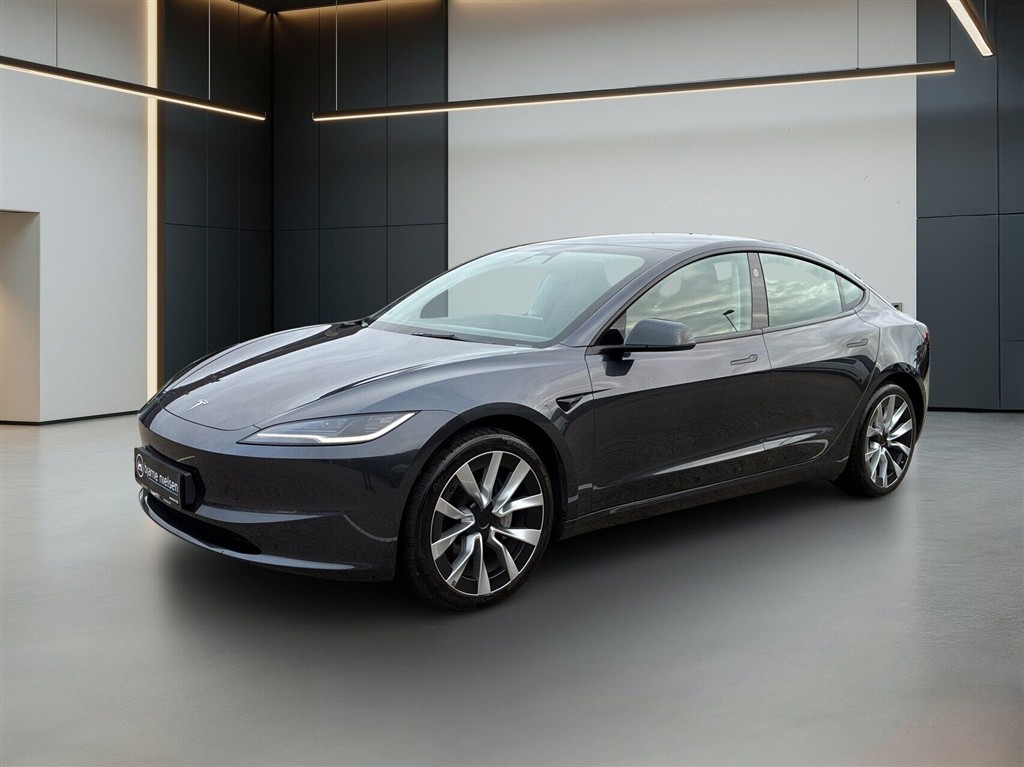 Tesla Model 3 Long Range