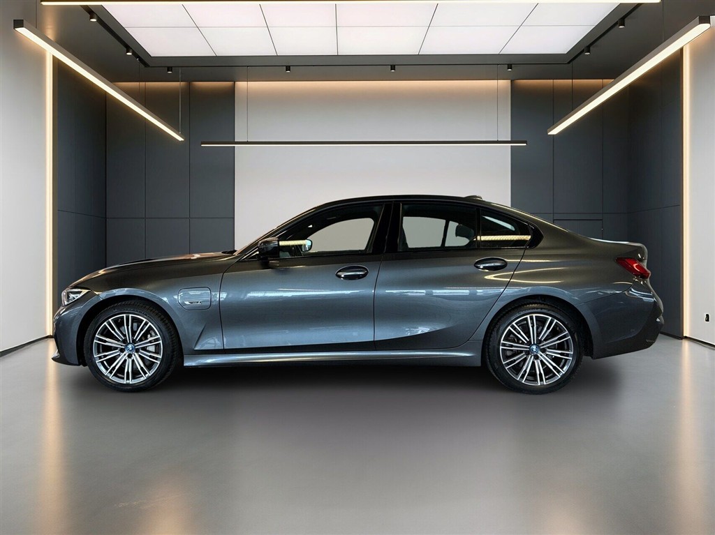 BMW 330e M-Sport billede 2