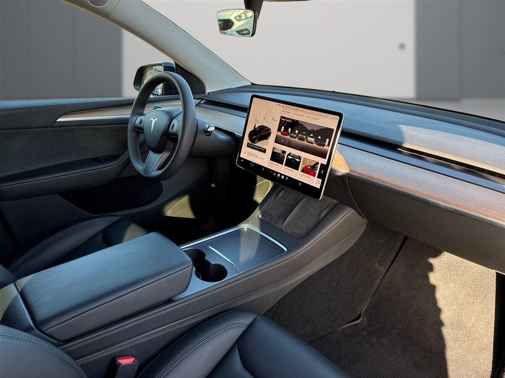 Tesla Model Y Long Range billede 9