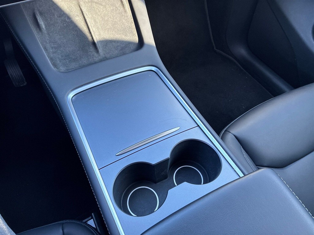 Tesla Model Y Long Range billede 17