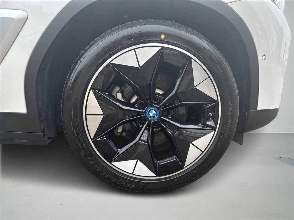 BMW iX3 Charged Plus billede 8