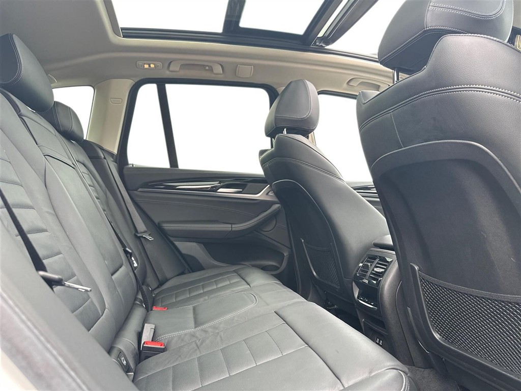 BMW iX3 Charged Plus billede 12