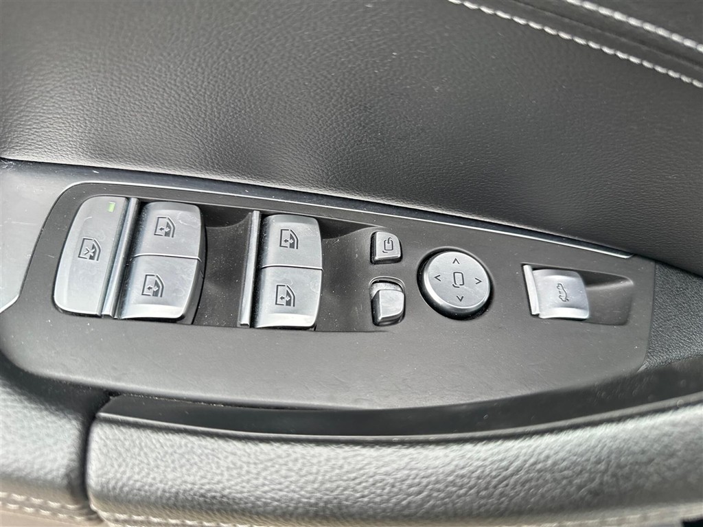 BMW iX3 Charged Plus billede 16