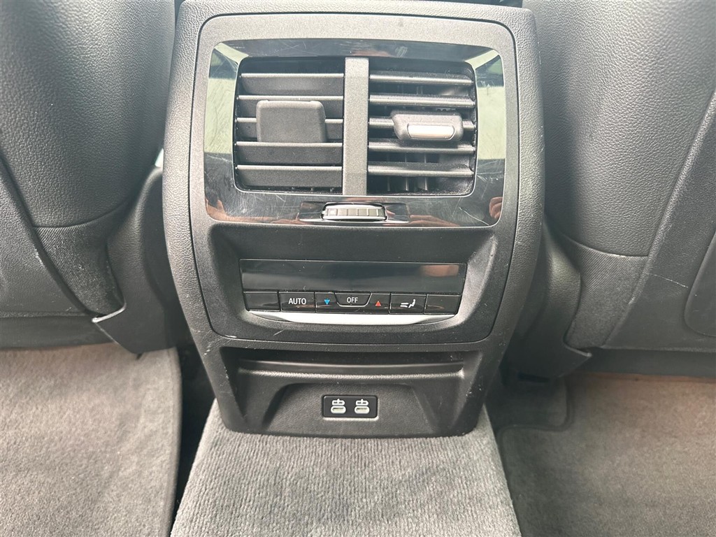 BMW iX3 Charged Plus billede 22