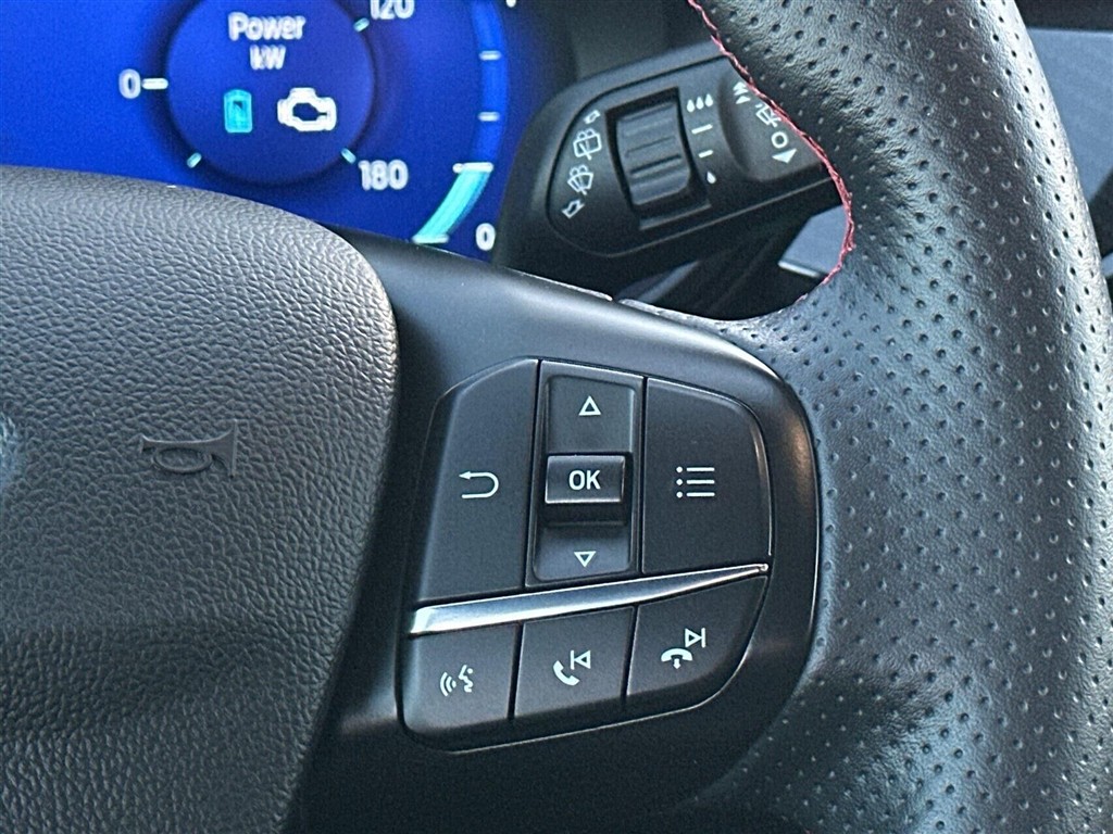 Ford Kuga ST-Line X billede 11