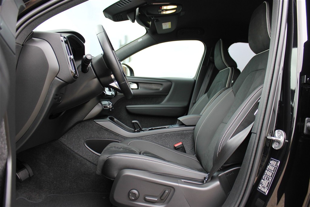 Volvo EX40 Black Edition billede 4