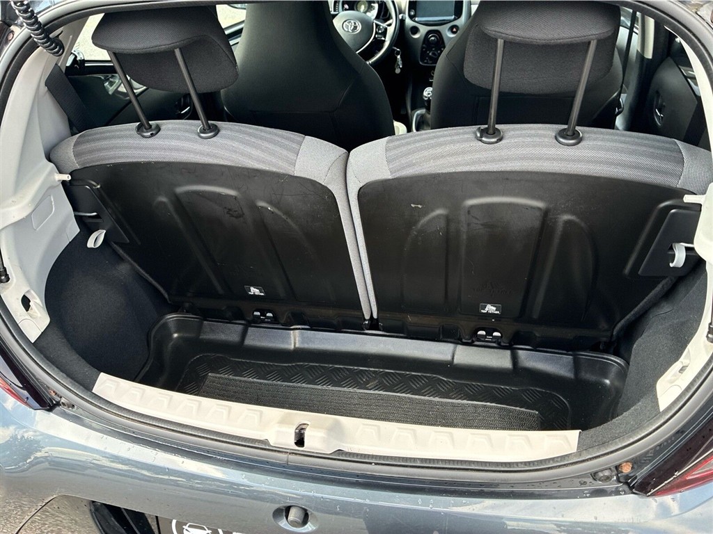 Toyota Aygo X-plore DAB+ billede 16