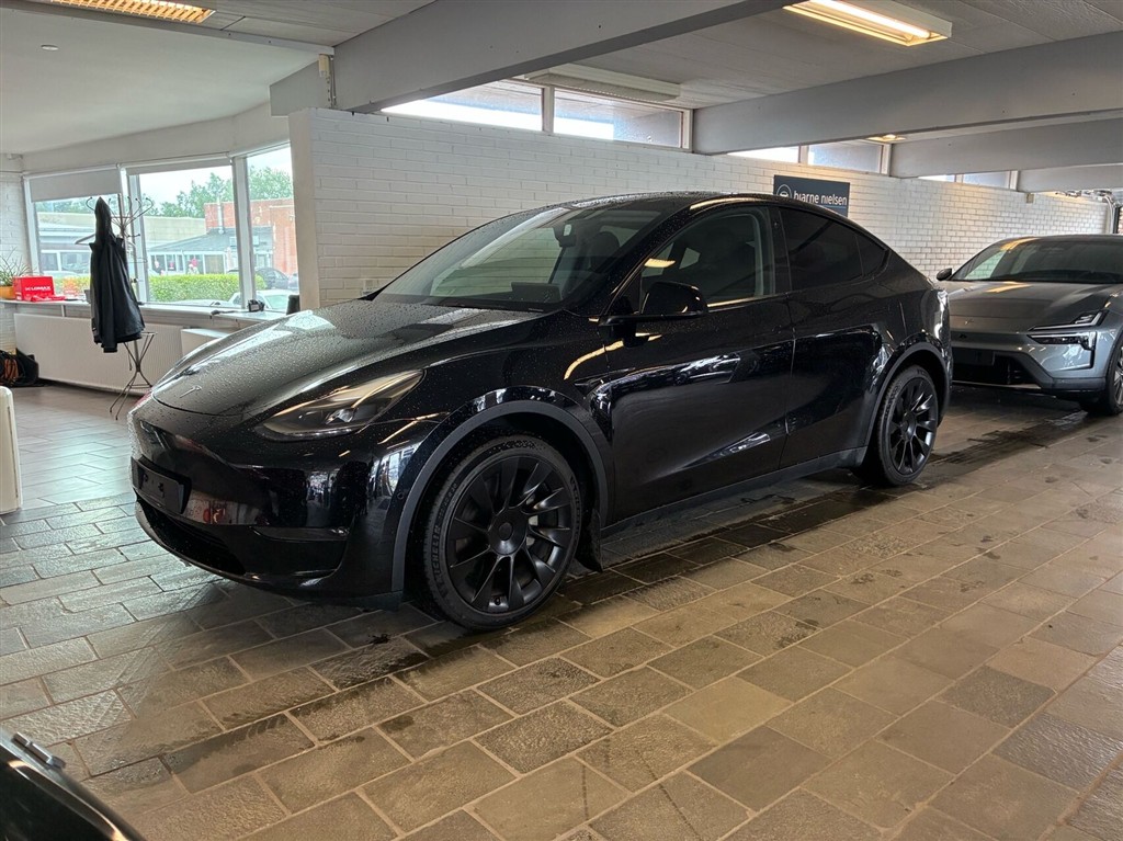 Tesla Model Y Long Range