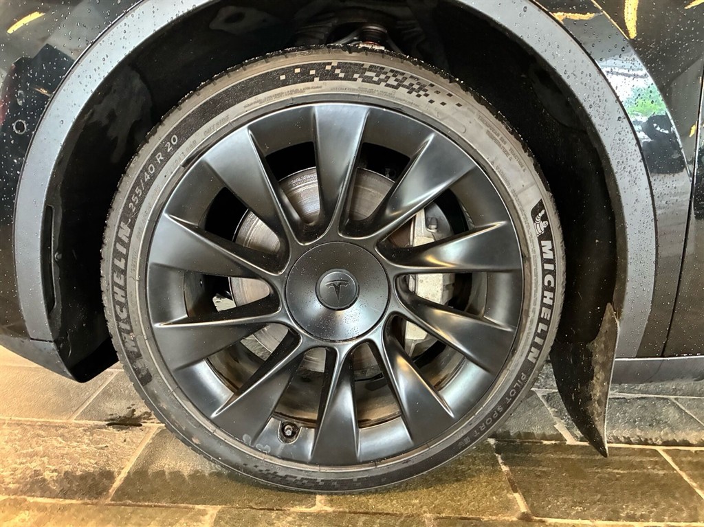 Tesla Model Y Long Range billede 3