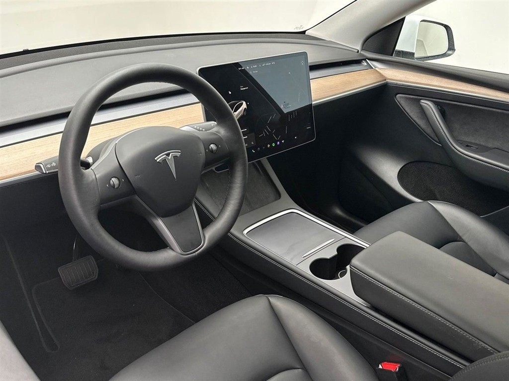 Tesla Model Y Long Range billede 3