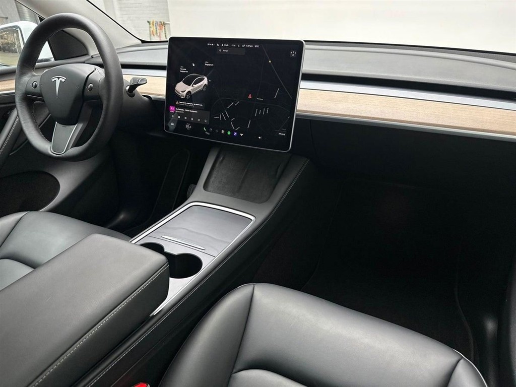 Tesla Model Y Long Range billede 10