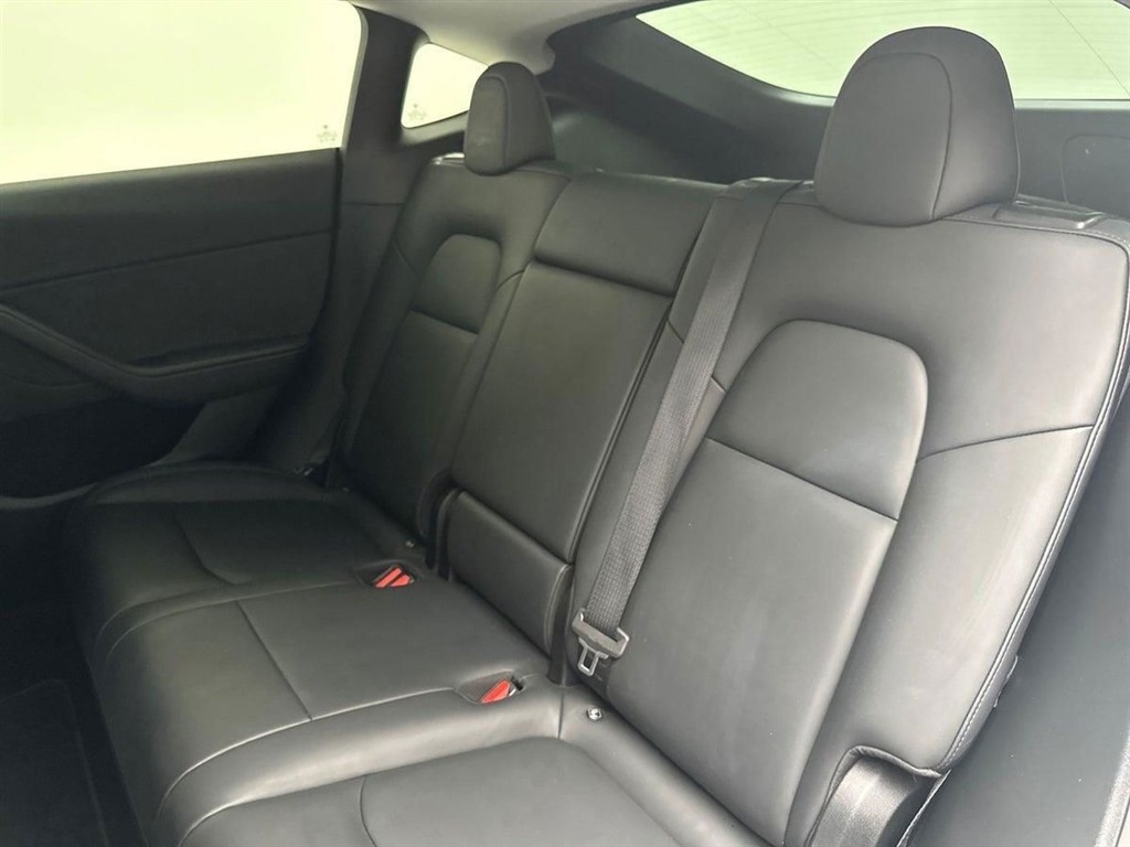 Tesla Model Y Long Range billede 12